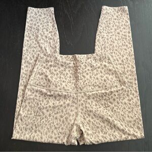 Tavi Yoga Leggings Latte Leopard Size Large